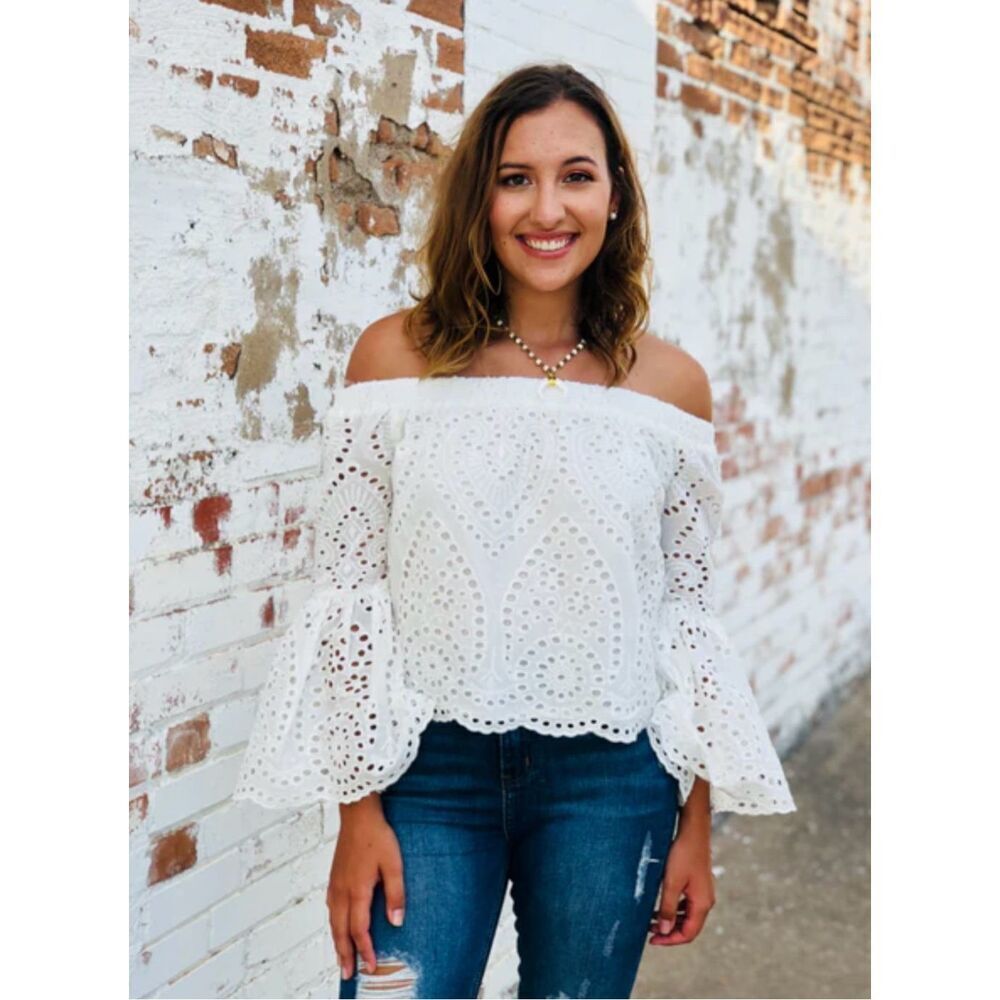 NWT Womens Pink Lily Boutique White Eyelet Off Shoulder Bell Sleeve Top - Sz S